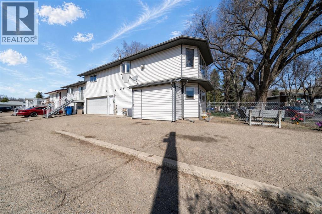 167 3 Street NE, Medicine Hat, Alberta  T1A 5M2 - Photo 6 - A2303364