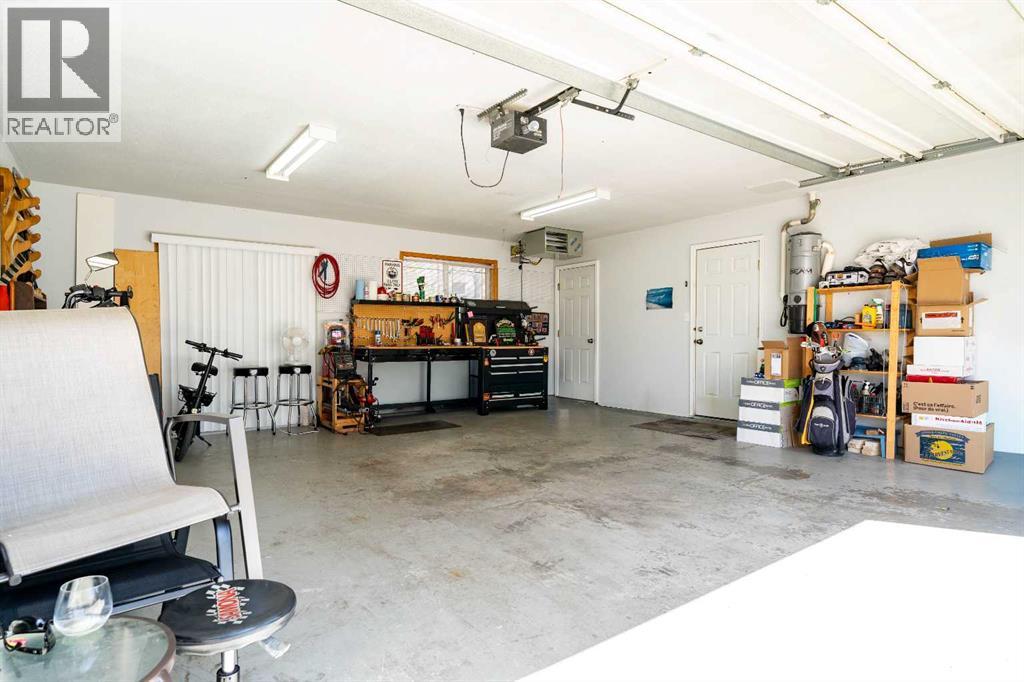 167 3 Street NE, Medicine Hat, Alberta  T1A 5M2 - Photo 9 - A2303364