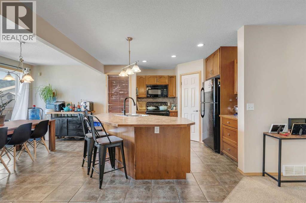 100 Covecreek Close NE, Calgary, Alberta  T3K 0J3 - Photo 8 - A2305705