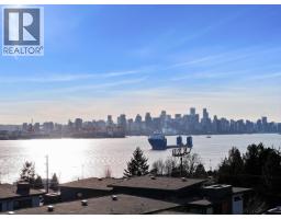7 533 E 3RD STREET, North Vancouver, British Columbia