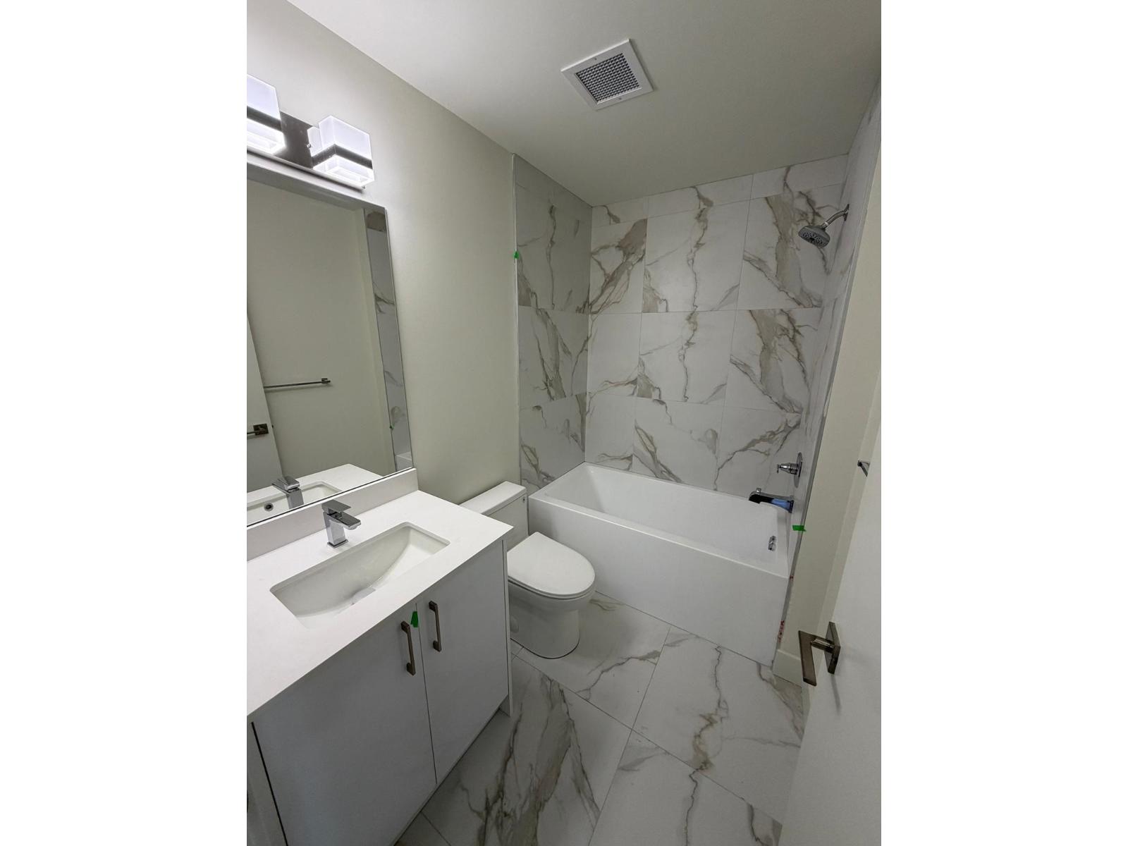 114 15739 Fraser Highway, Surrey, British Columbia  V4N 6Y4 - Photo 6 - R3104208