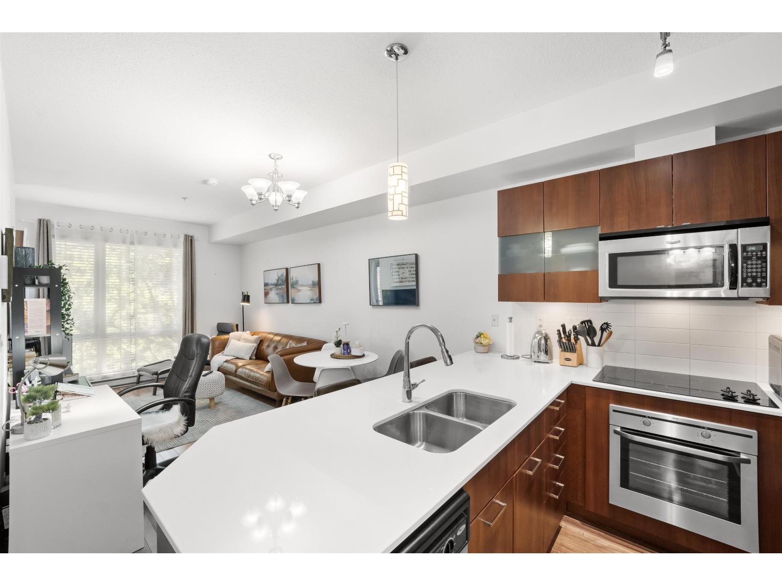 203 13321 102a Avenue, Surrey, British Columbia  V3T 1P6 - Photo 4 - R3109988