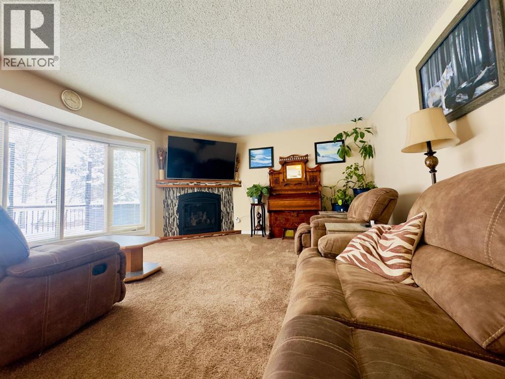 909 230 Street, Hillcrest, Alberta  T0K 1C0 - Photo 16 - A2288060