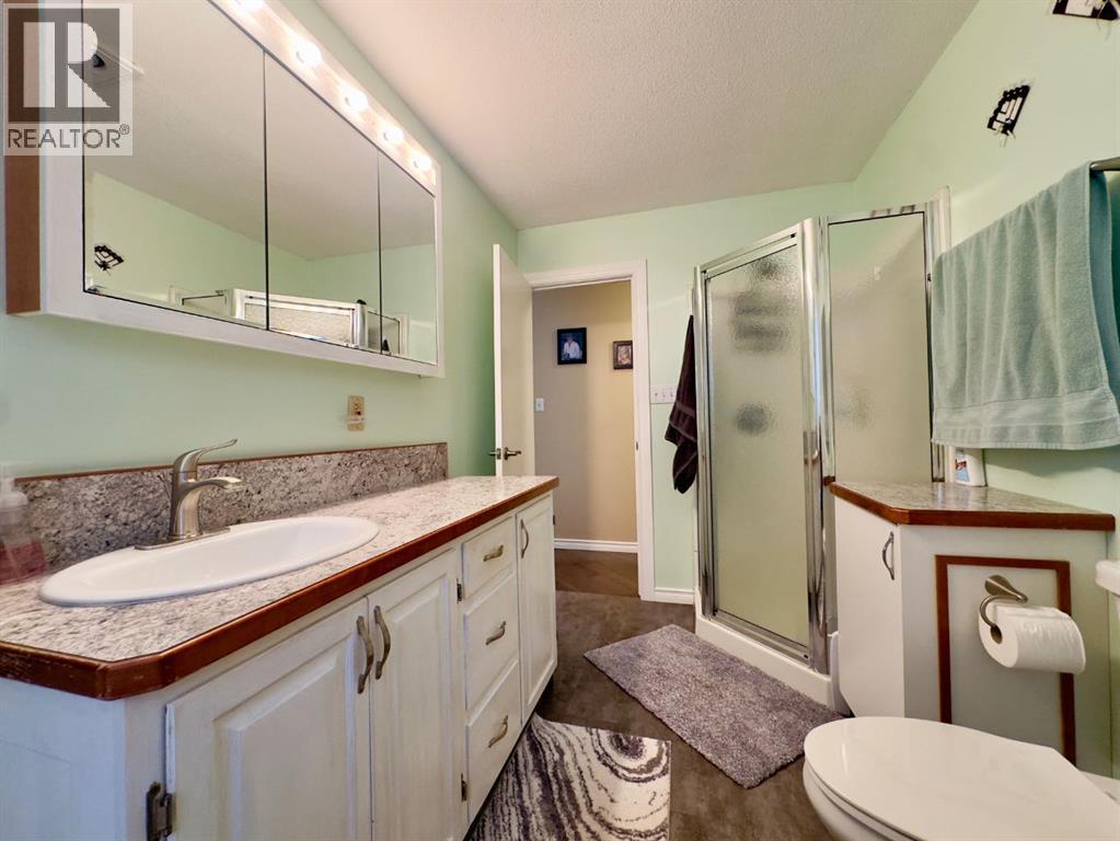 909 230 Street, Hillcrest, Alberta  T0K 1C0 - Photo 28 - A2288060
