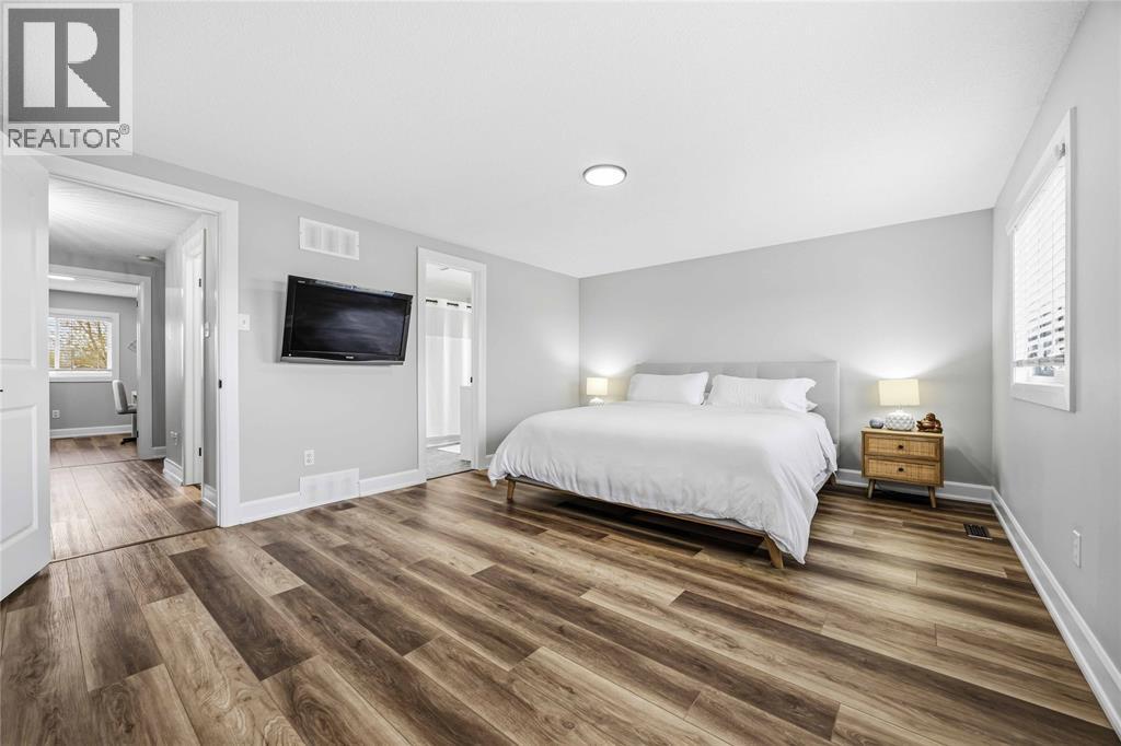 581 Scenic Drive, Warwick-Watford, Ontario  N0M 2S0 - Photo 12 - 26009389