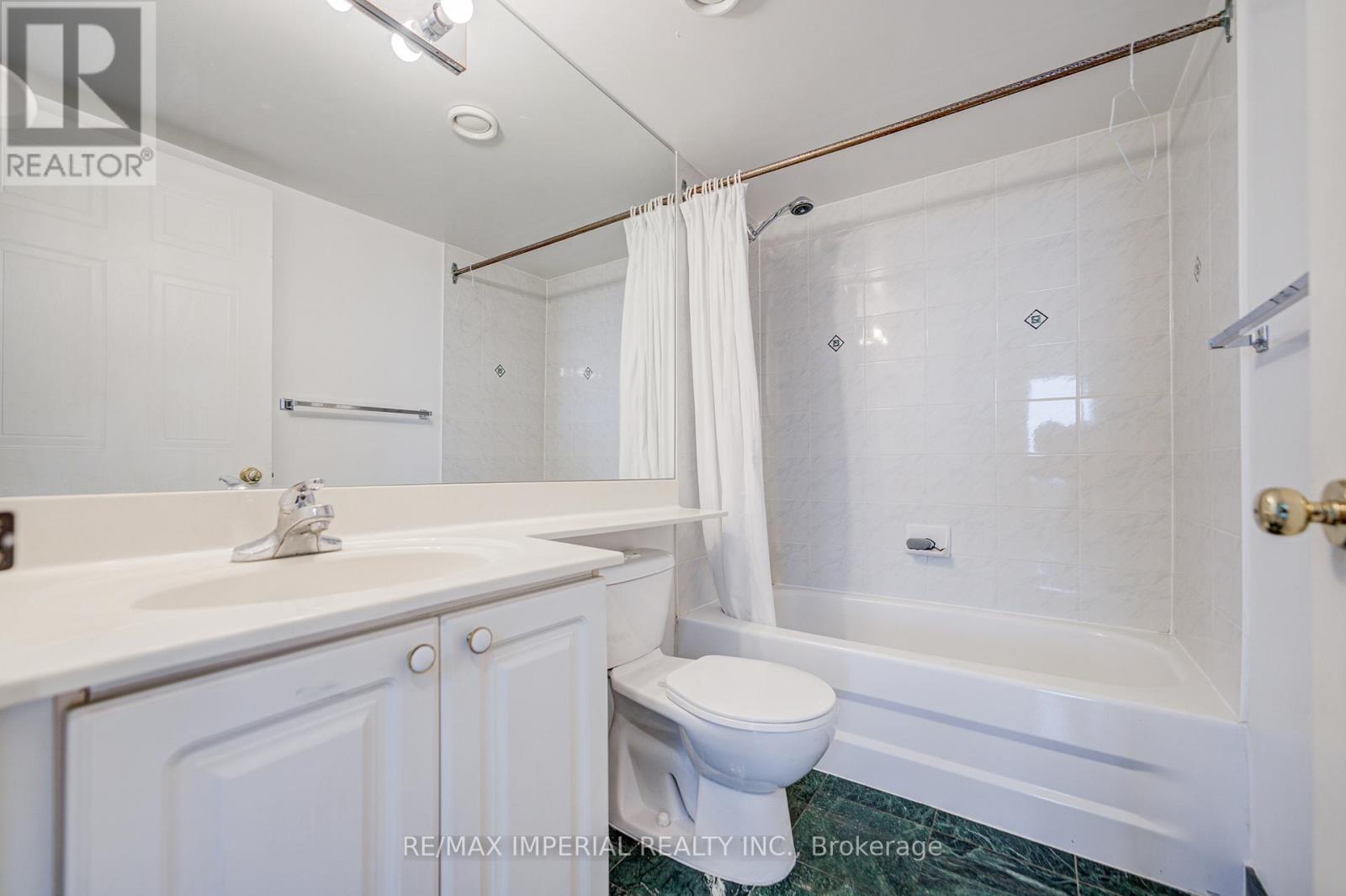2302 - 238 Doris Avenue, Toronto, Ontario  M2N 6W1 - Photo 24 - C13072300