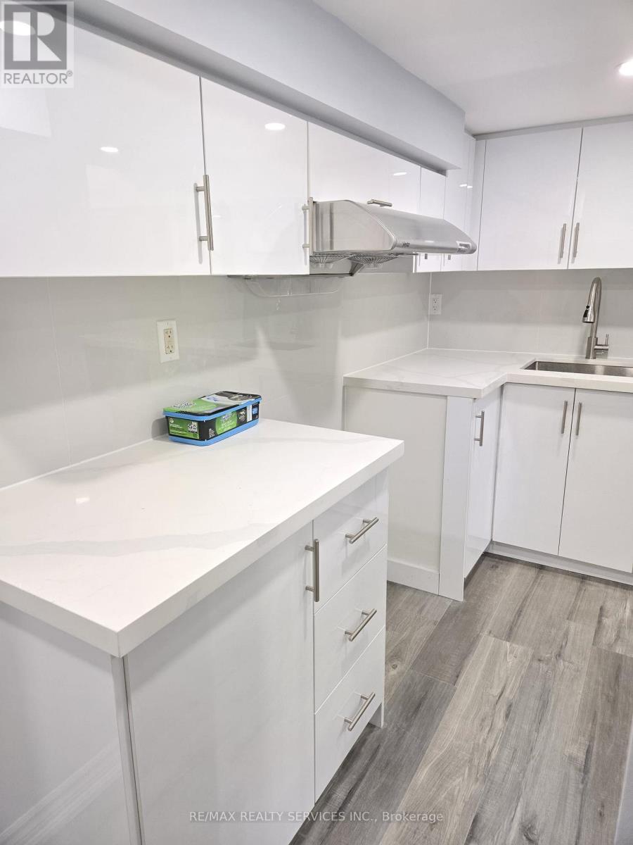 27 Yardley Crescent, Brampton, Ontario  L6X 5L6 - Photo 21 - W12766578