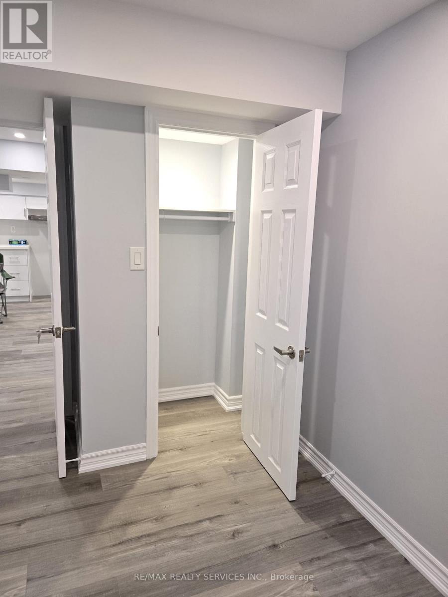 27 Yardley Crescent, Brampton, Ontario  L6X 5L6 - Photo 17 - W12766578