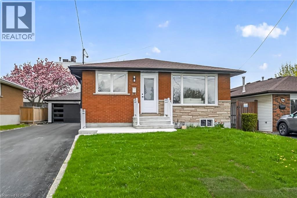 74 VICTOR Boulevard, Hamilton, Ontario