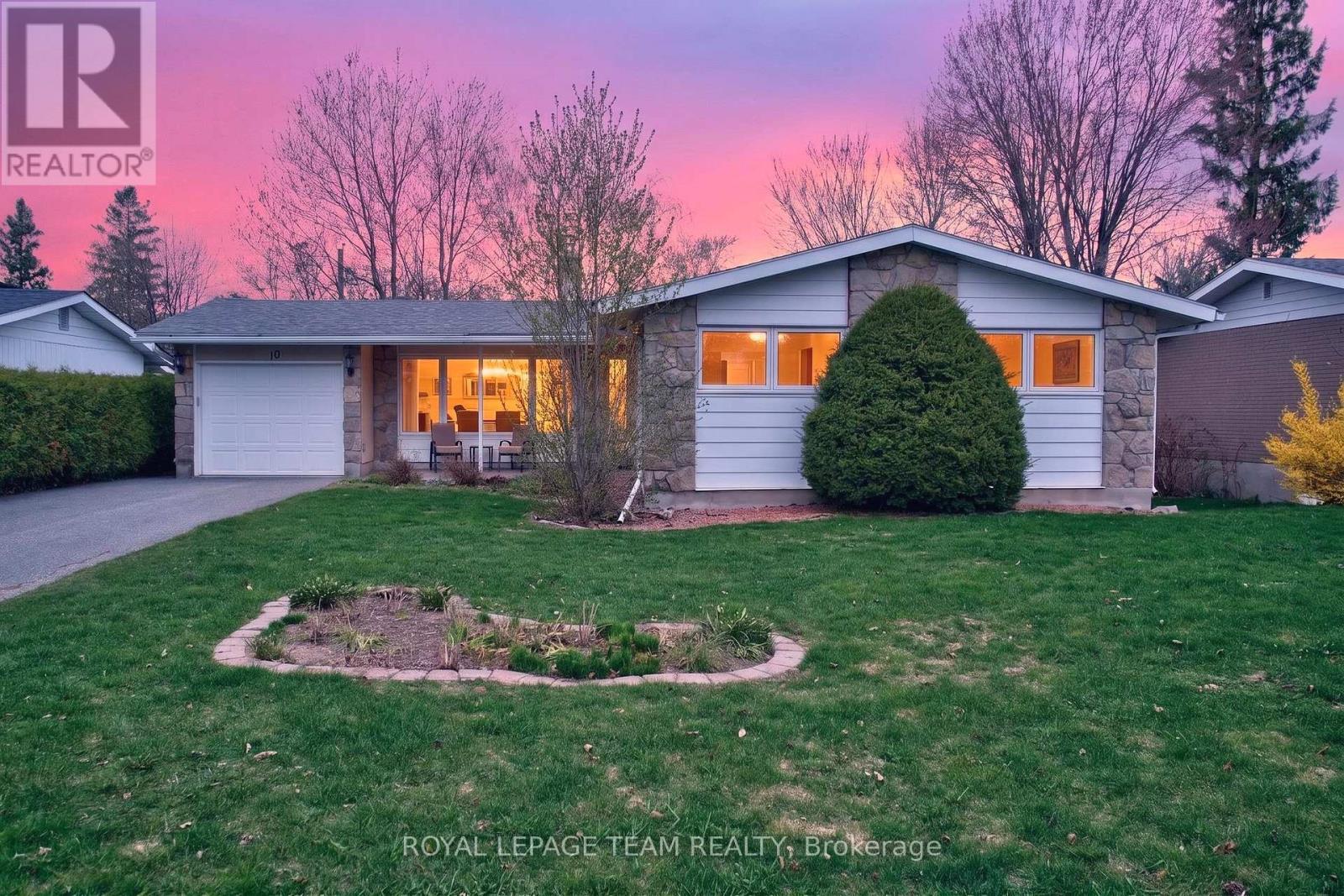 10 CLEADON DRIVE, Ottawa, Ontario