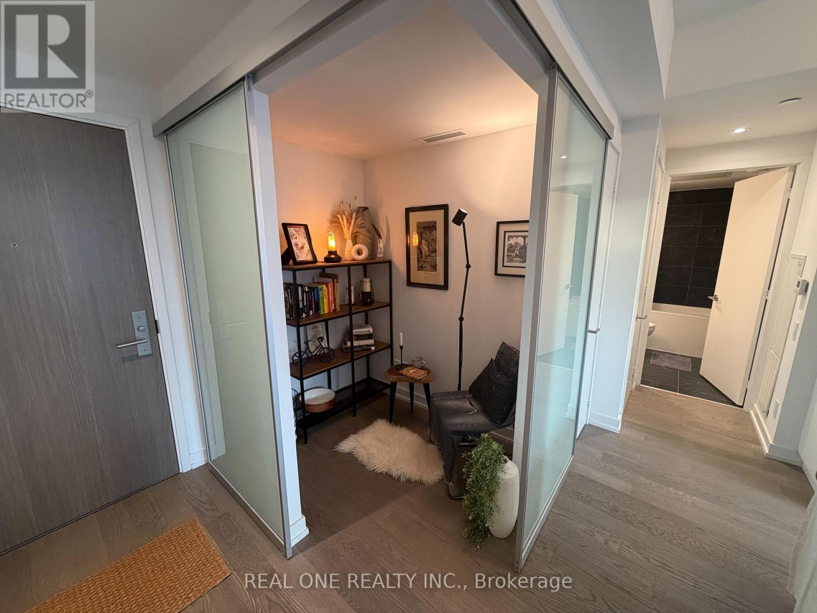 1902 - 161 Roehampton Avenue, Toronto, Ontario  M4P 0C8 - Photo 11 - C13073500