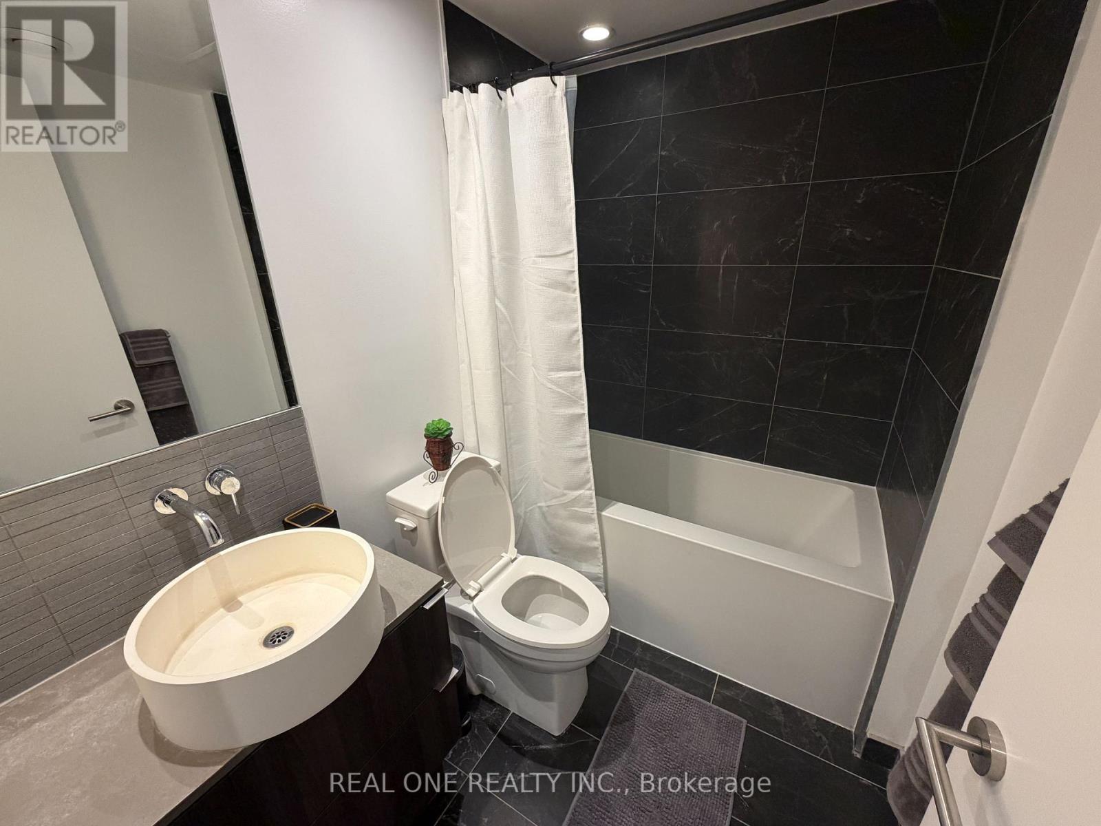 1902 - 161 Roehampton Avenue, Toronto, Ontario  M4P 0C8 - Photo 13 - C13073500
