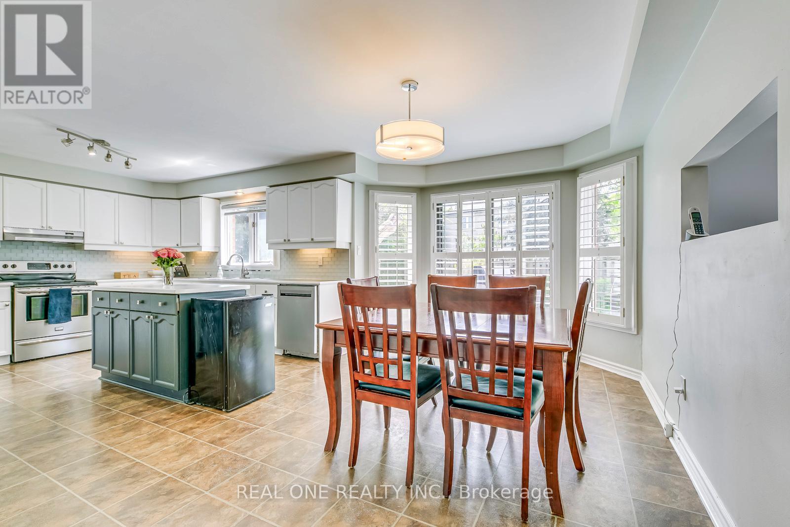 524 Blenheim Crescent, Oakville, Ontario  L6J 6P3 - Photo 10 - W13073560