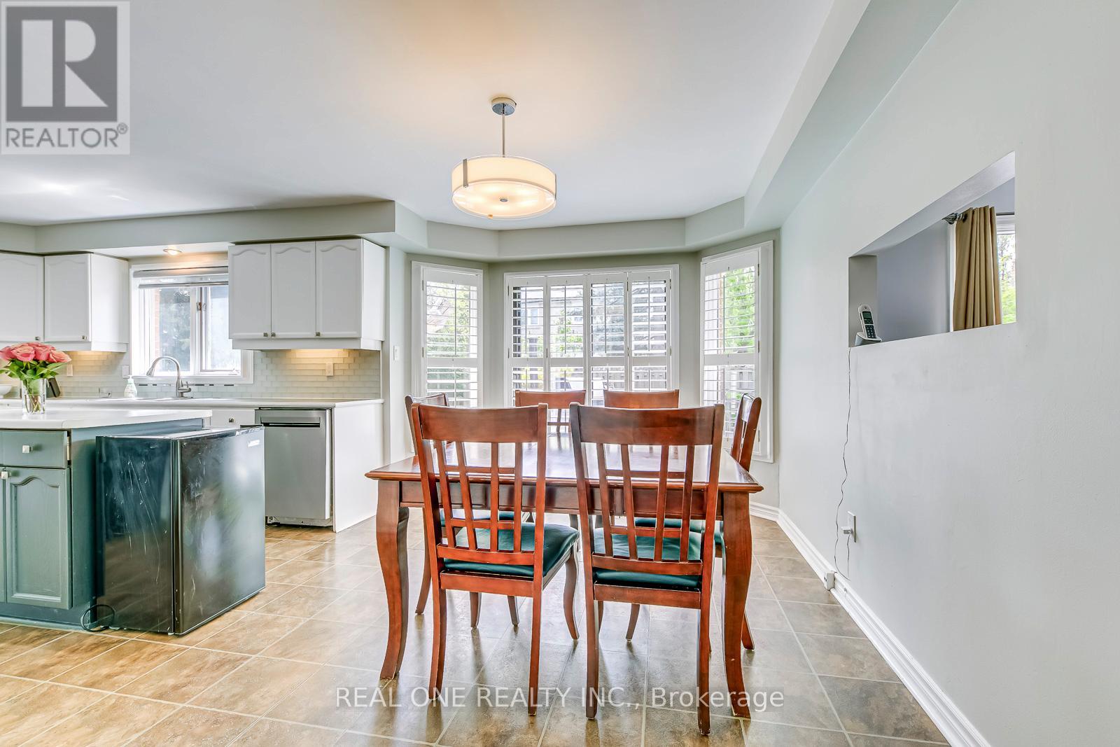 524 Blenheim Crescent, Oakville, Ontario  L6J 6P3 - Photo 11 - W13073560