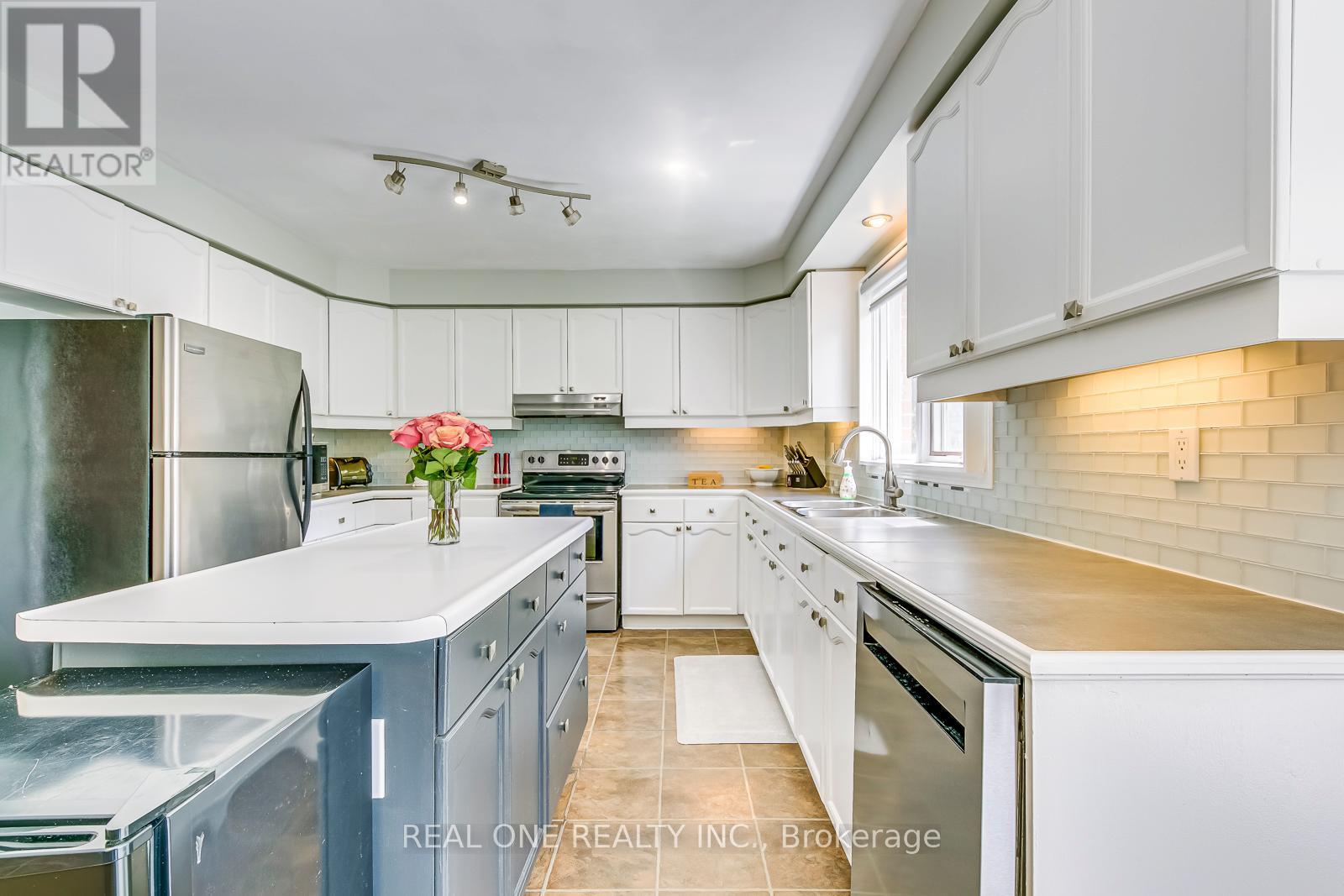 524 Blenheim Crescent, Oakville, Ontario  L6J 6P3 - Photo 15 - W13073560