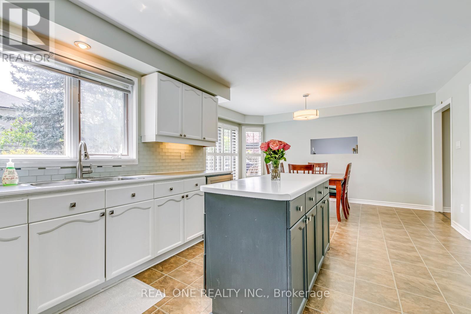 524 Blenheim Crescent, Oakville, Ontario  L6J 6P3 - Photo 18 - W13073560