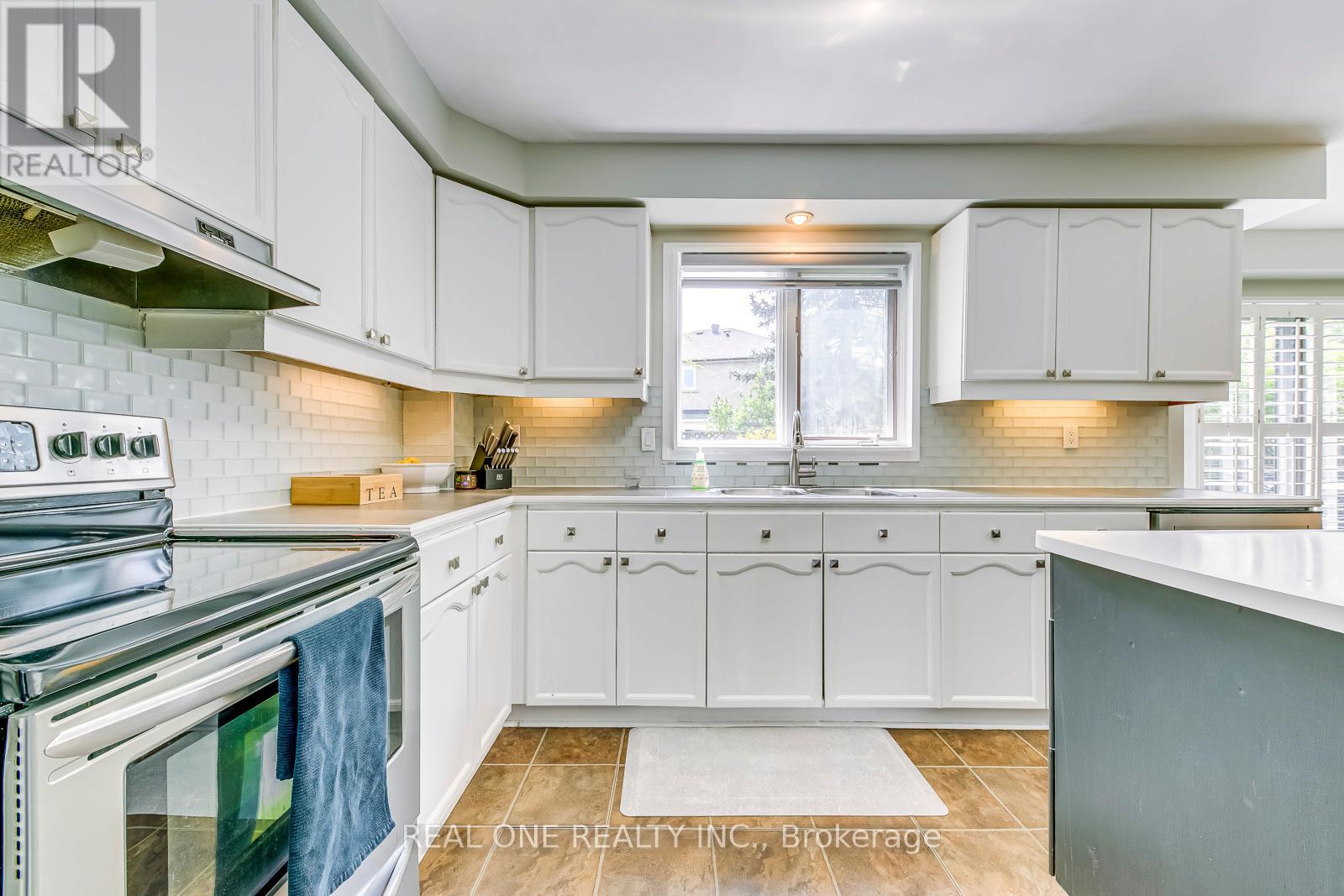 524 Blenheim Crescent, Oakville, Ontario  L6J 6P3 - Photo 19 - W13073560