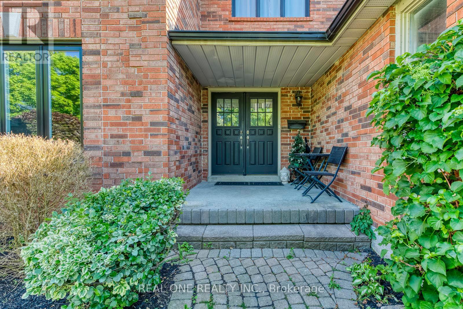 524 Blenheim Crescent, Oakville, Ontario  L6J 6P3 - Photo 3 - W13073560
