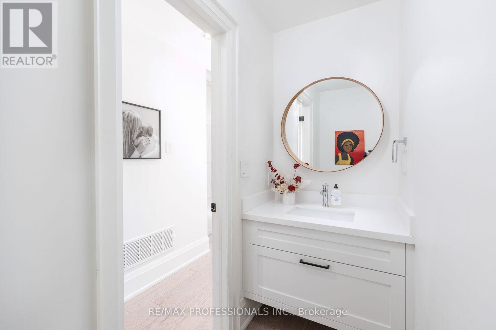 9 Bernice Avenue, Toronto, Ontario  M8Y 1Z5 - Photo 16 - W13003874