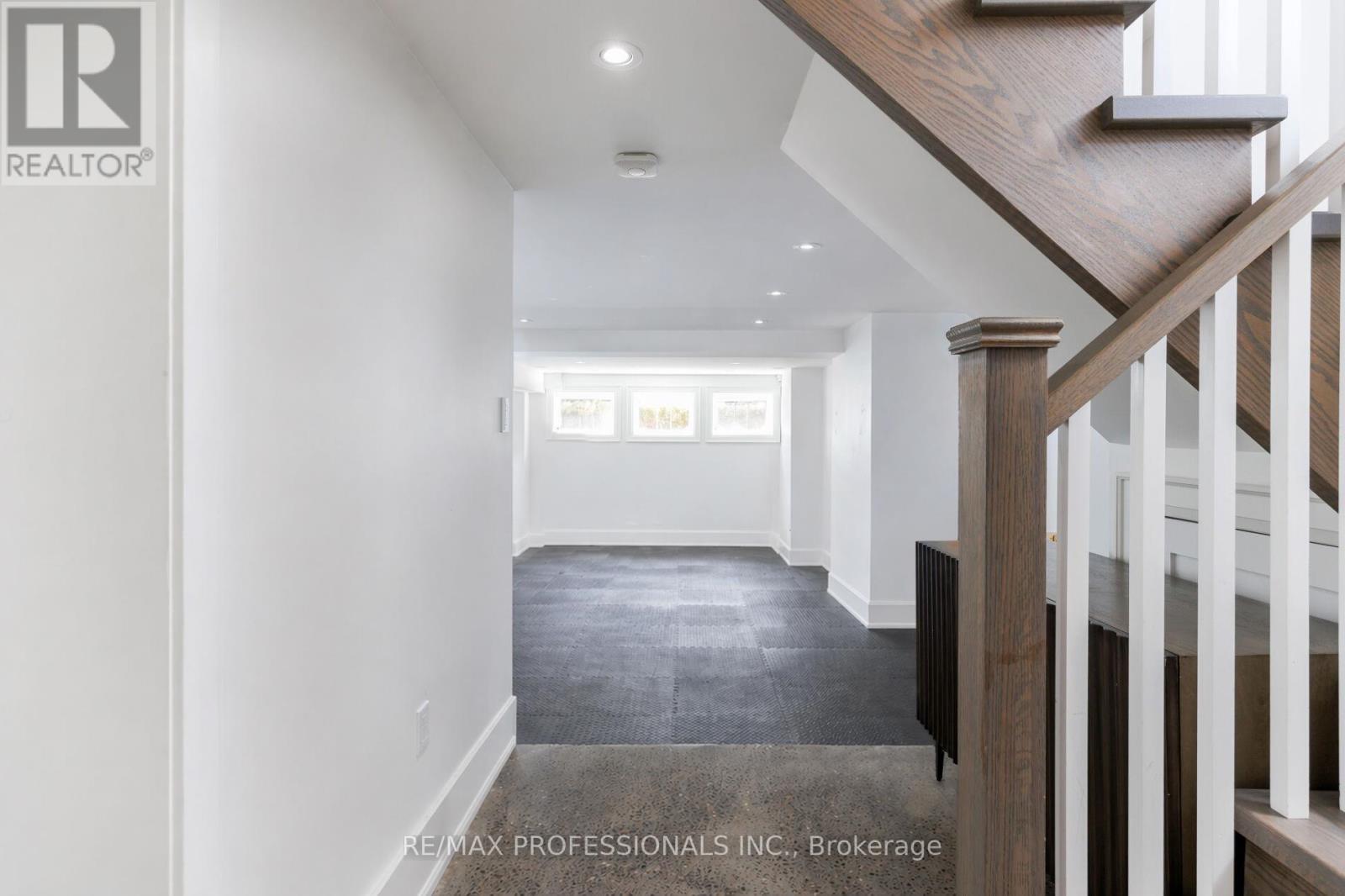 9 Bernice Avenue, Toronto, Ontario  M8Y 1Z5 - Photo 32 - W13003874