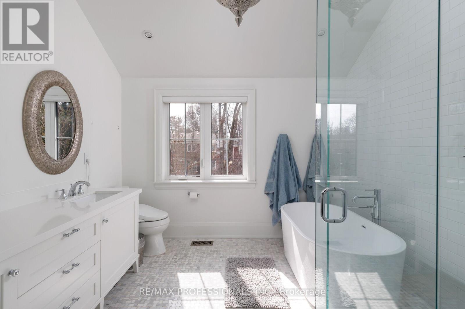 9 Bernice Avenue, Toronto, Ontario  M8Y 1Z5 - Photo 24 - W13003874