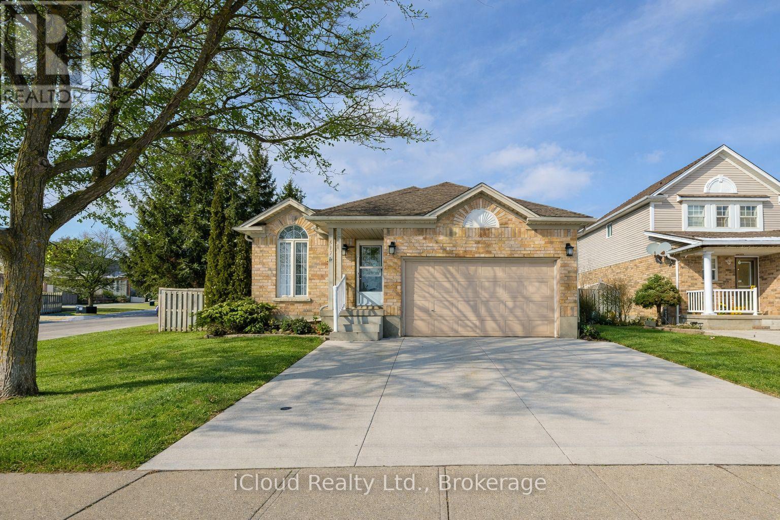 617 Trico Drive, Cambridge, Ontario  N3H 5P2 - Photo 2 - X12861588