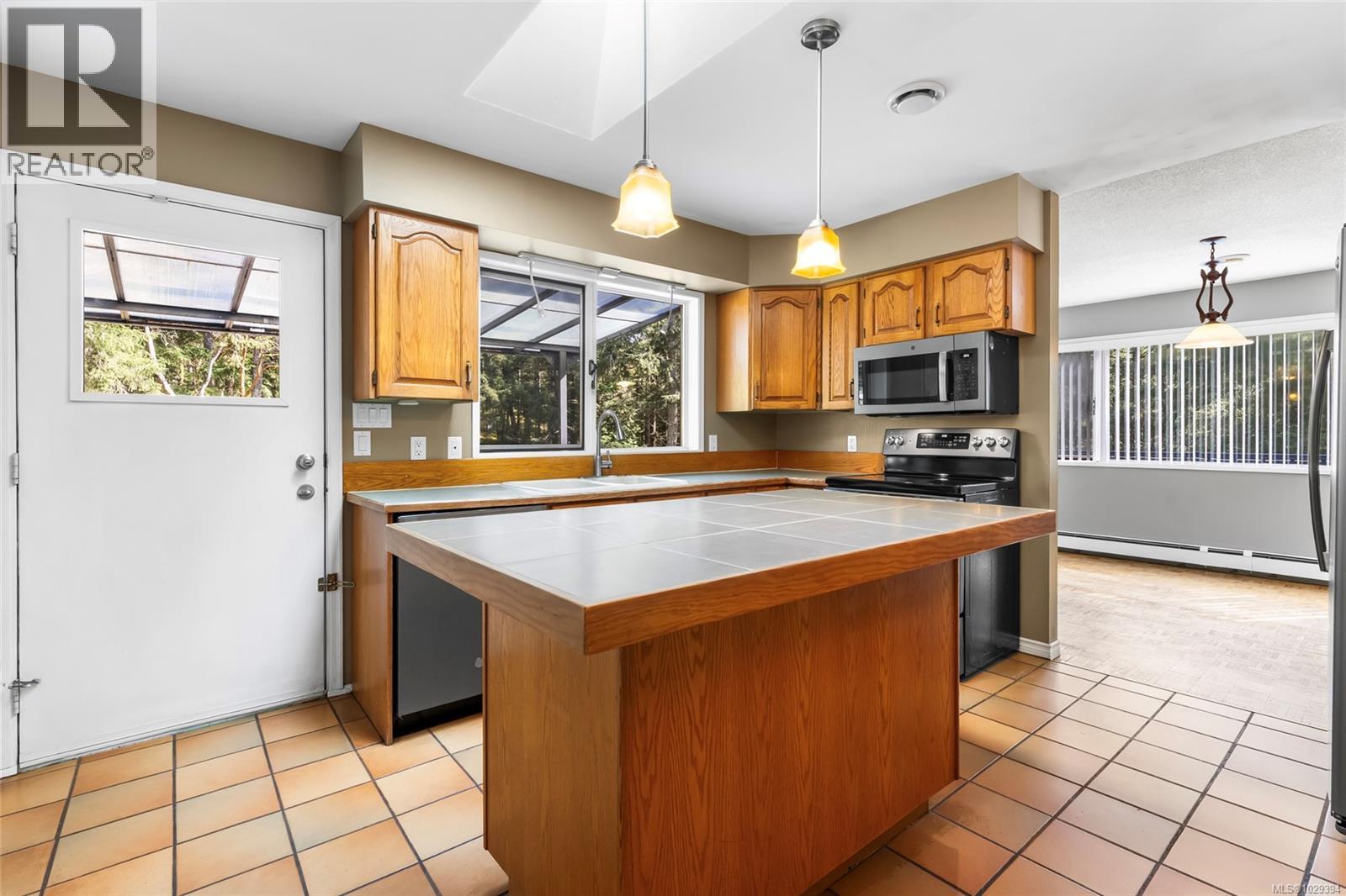 852 Walfred Rd, Langford, British Columbia  V9C 2P2 - Photo 14 - 1029394
