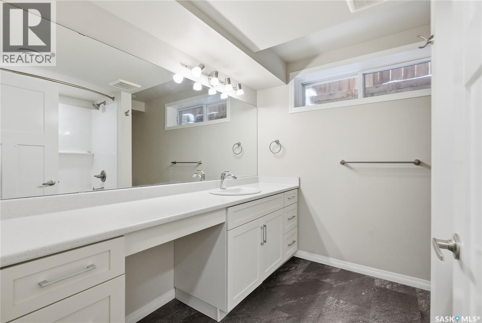 214 Forsyth Court, Saskatoon, Saskatchewan  S7N 4H2 - Photo 47 - SK034402