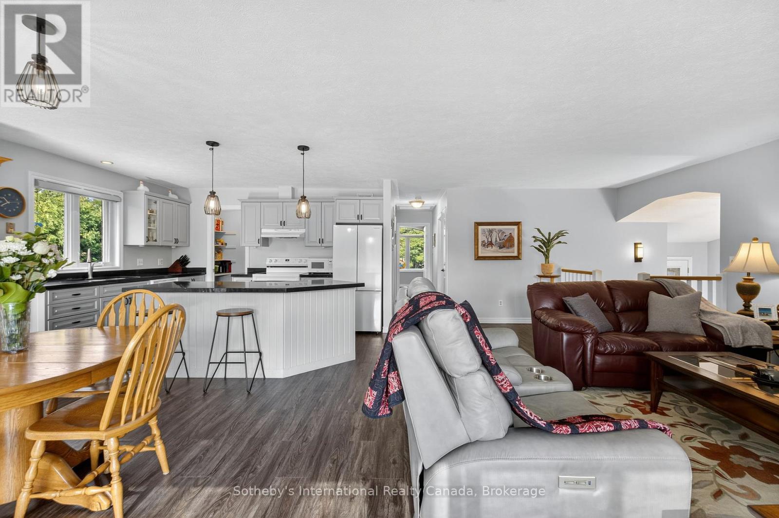 35 Elgin Street S, Blue Mountains, Ontario  N0H 2P0 - Photo 11 - X12735124