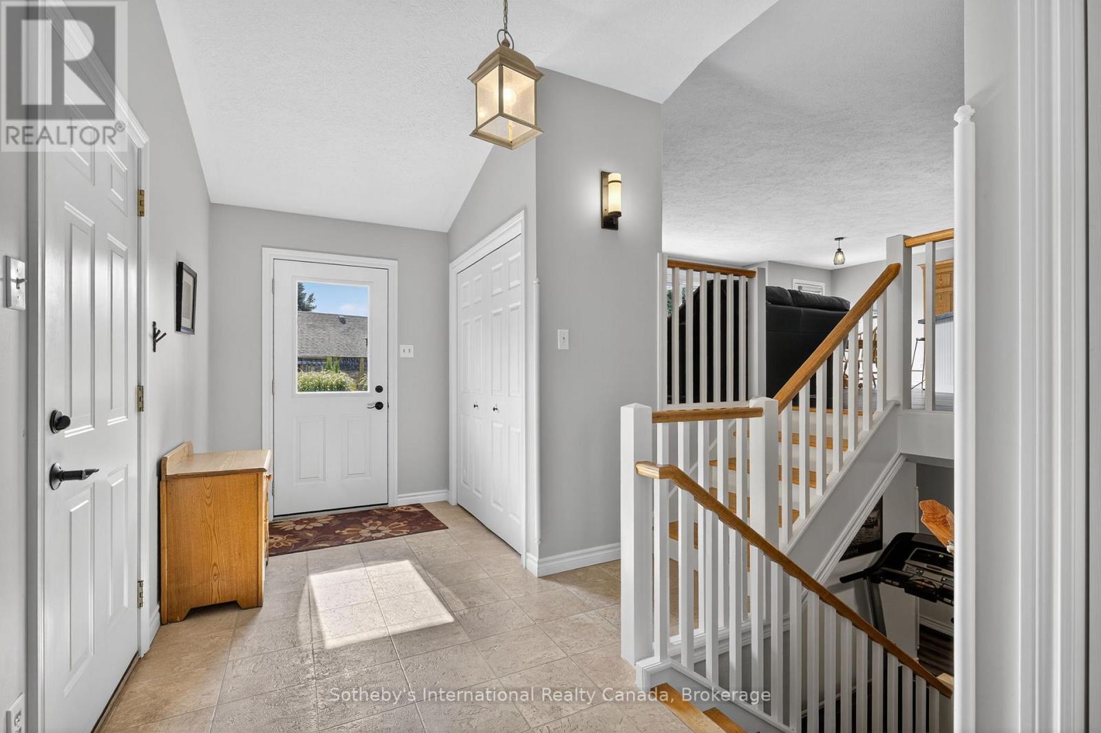 35 Elgin Street S, Blue Mountains, Ontario  N0H 2P0 - Photo 6 - X12735124