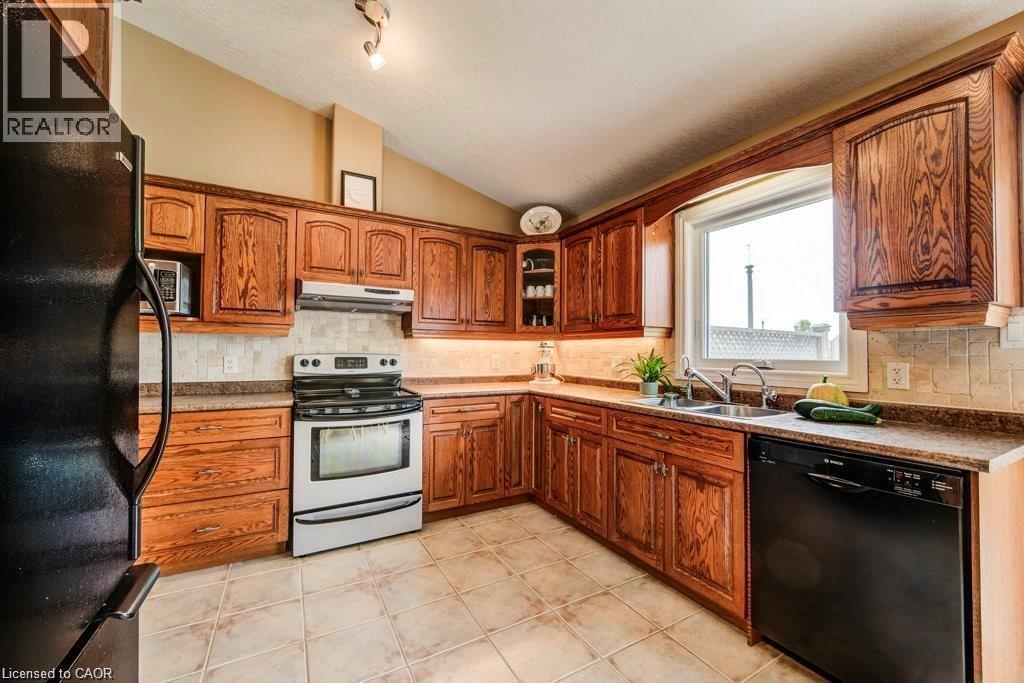 995 Boyd Avenue, Listowel, Ontario  N4W 3V8 - Photo 14 - 40825746