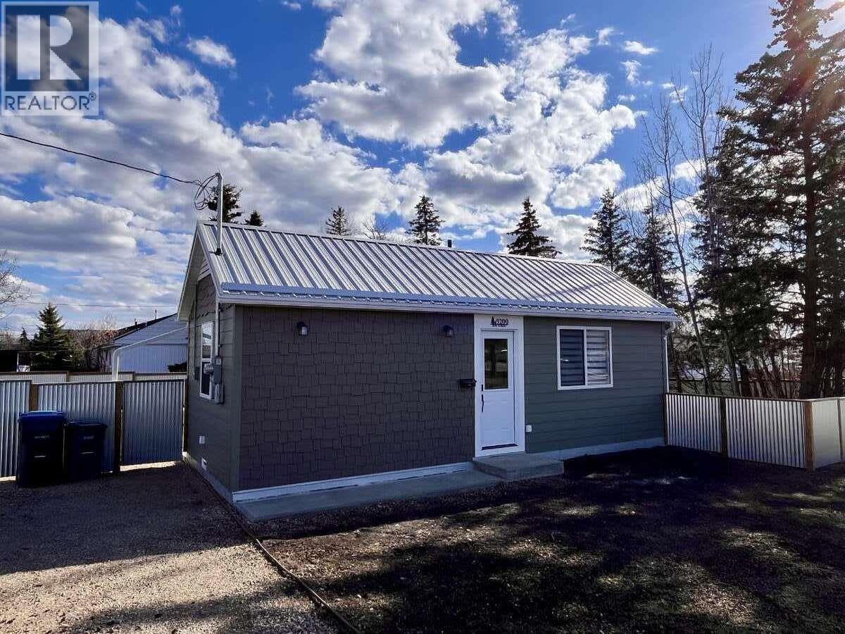 9200 8 Street, Dawson Creek, British Columbia  V1G 3N6 - Photo 1 - 10378572