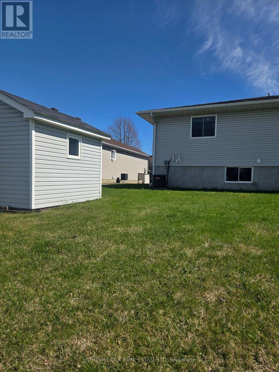 2241 Glen Brook Drive, Cornwall, Ontario  K6H 7N1 - Photo 6 - X12960126