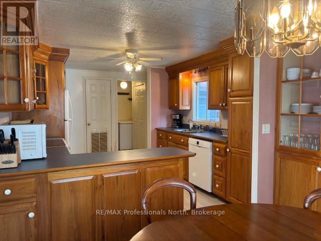 1021 Fifth Lane, Minden Hills, Ontario  K0M 2K0 - Photo 8 - X12951980