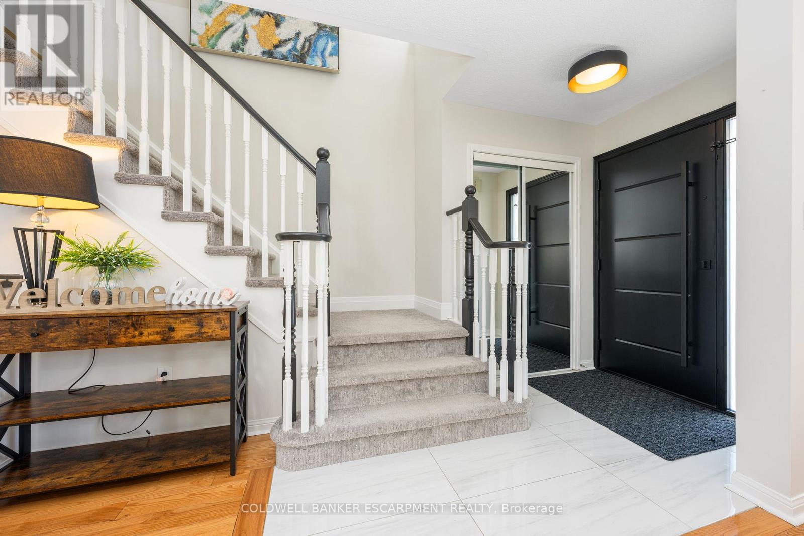 420 Trudeau Drive, Milton, Ontario  L9T 5K9 - Photo 2 - W13071622
