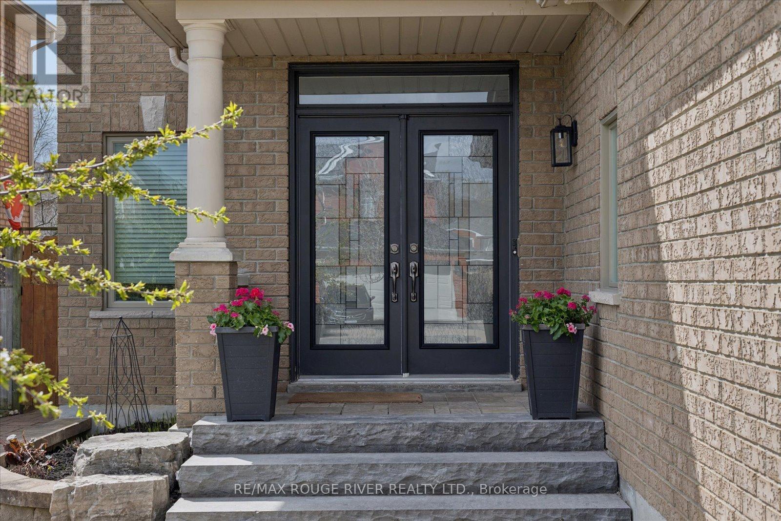 25 Medland Avenue, Whitby, Ontario  L1P 1S1 - Photo 3 - E13067140