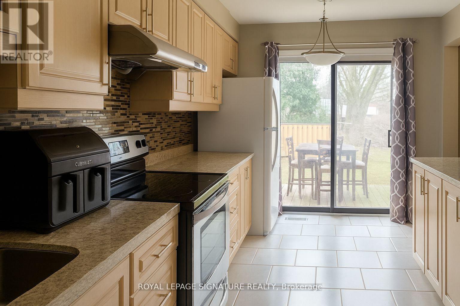 44 Parker Crescent, Ajax, Ontario  L1S 3R5 - Photo 2 - E13073684