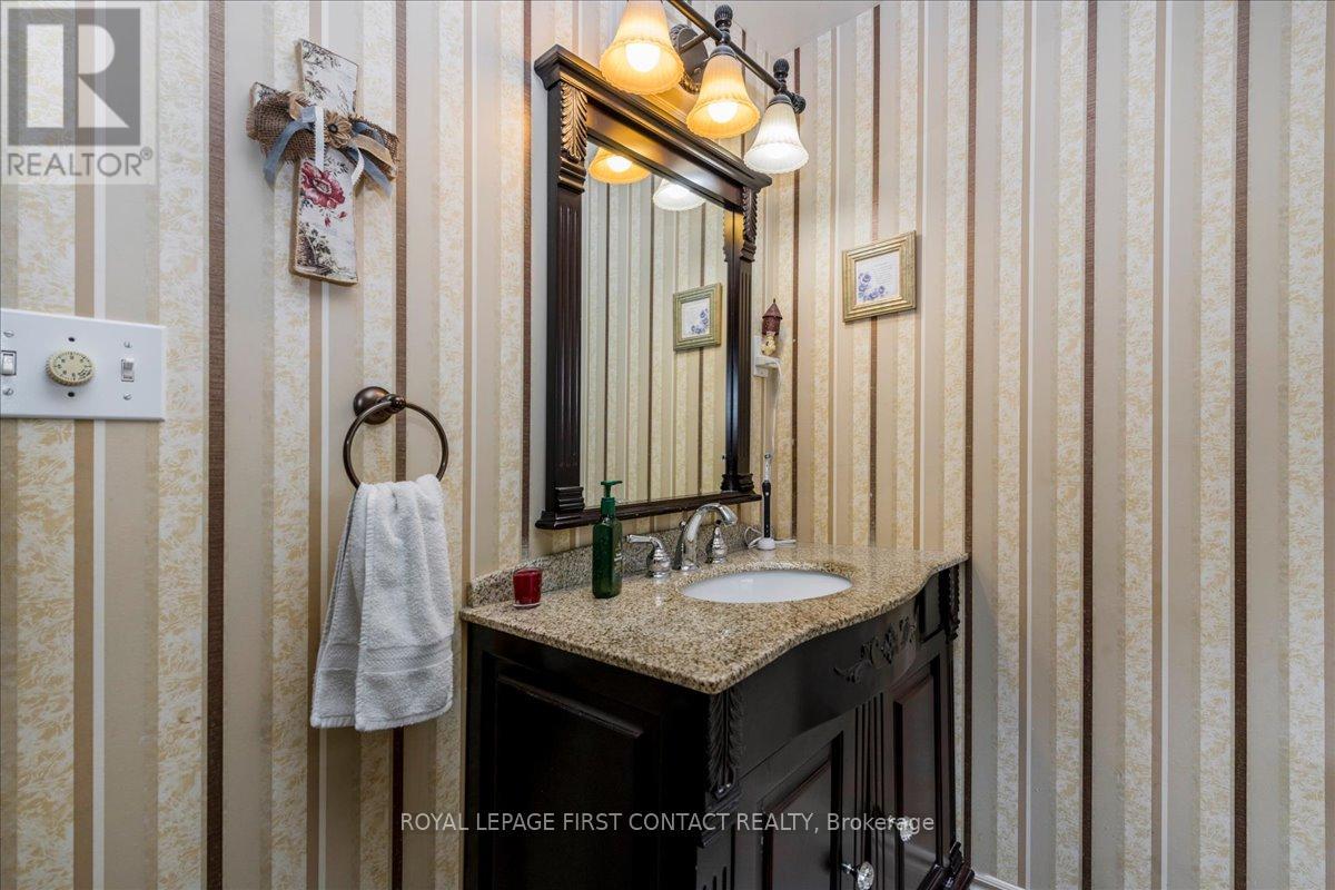 31 Corner Brook Trail, Innisfil, Ontario  L9S 1P5 - Photo 13 - N13073652