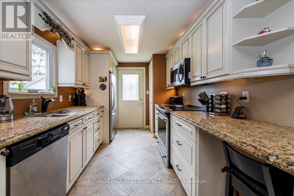 31 Corner Brook Trail, Innisfil, Ontario  L9S 1P5 - Photo 5 - N13073652