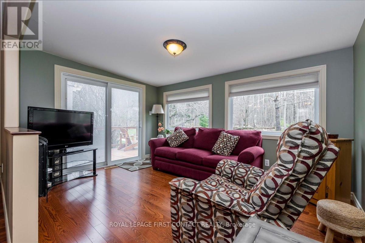 31 Corner Brook Trail, Innisfil, Ontario  L9S 1P5 - Photo 9 - N13073652