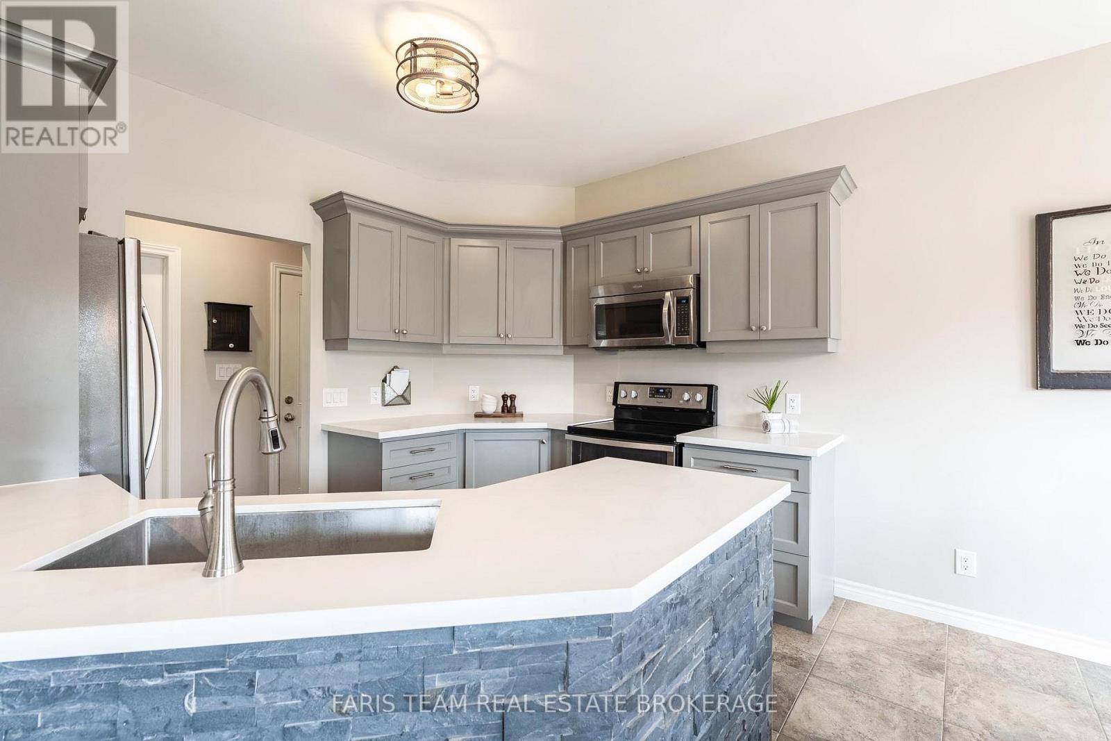 53 Boyd Crescent, Oro-Medonte, Ontario  L0K 1N0 - Photo 5 - S13073640
