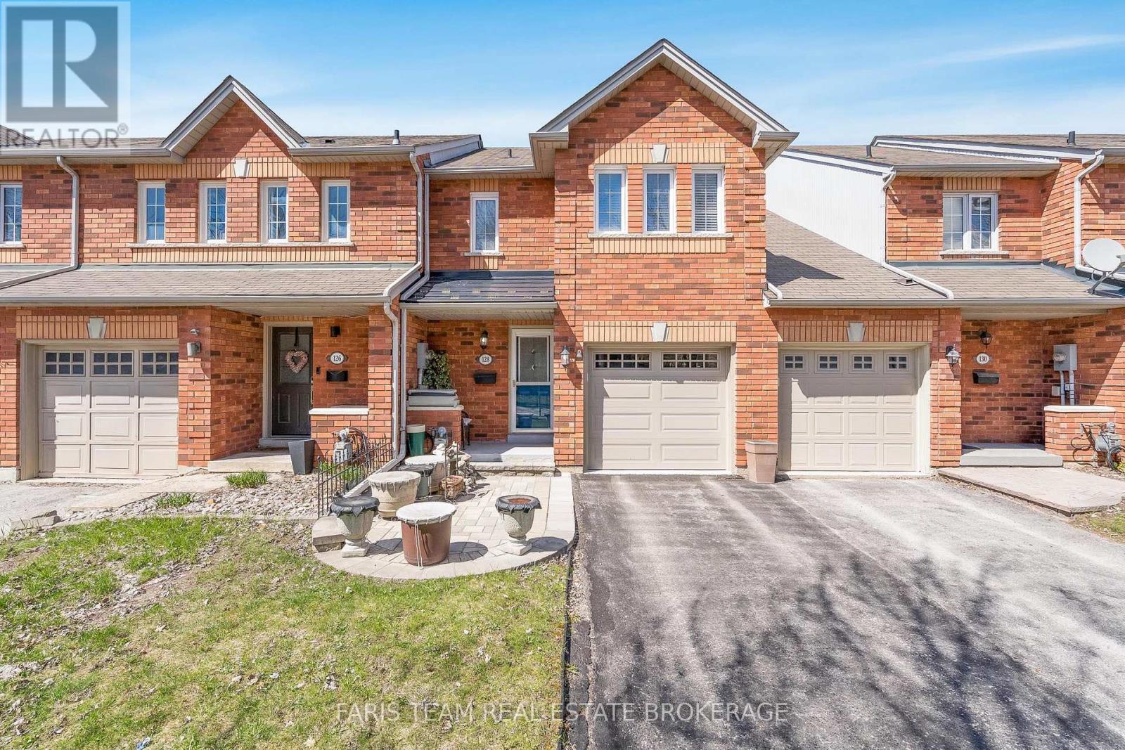 128 HOLGATE STREET, Barrie, Ontario