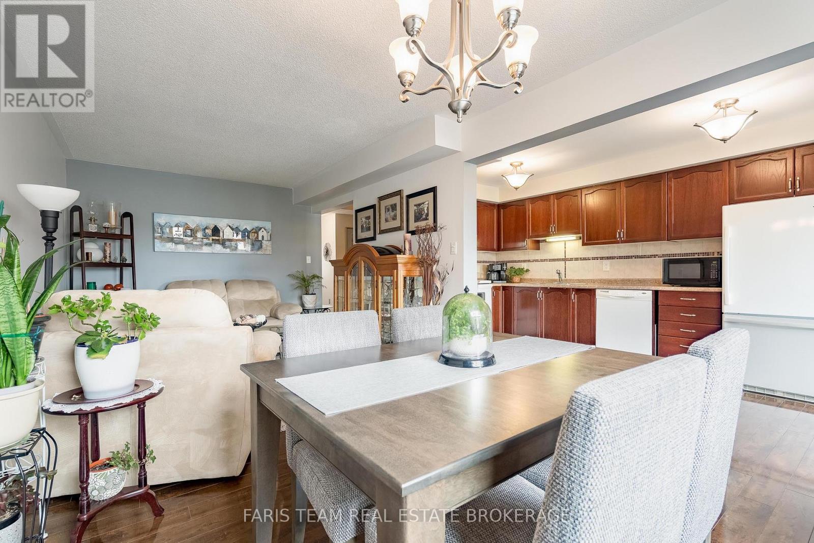 128 Holgate Street, Barrie, Ontario  L4N 2T9 - Photo 14 - S13073662