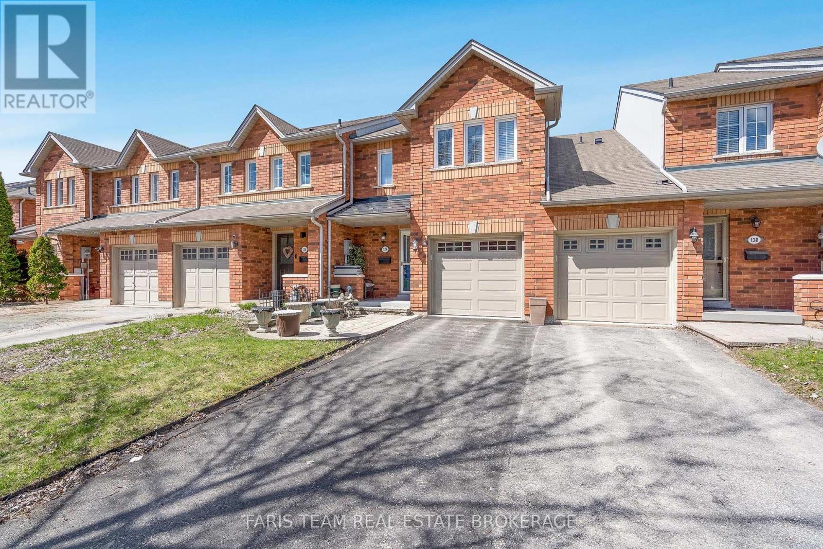 128 Holgate Street, Barrie, Ontario  L4N 2T9 - Photo 3 - S13073662