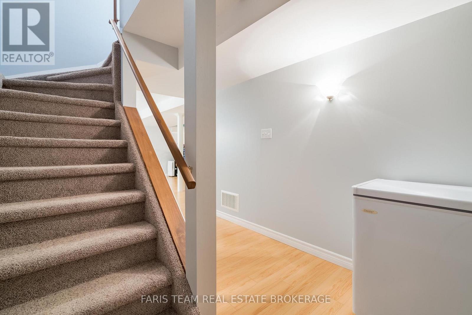 128 Holgate Street, Barrie, Ontario  L4N 2T9 - Photo 30 - S13073662
