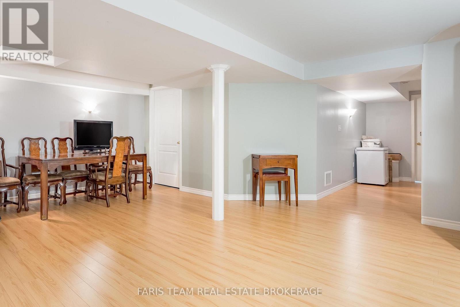 128 Holgate Street, Barrie, Ontario  L4N 2T9 - Photo 31 - S13073662