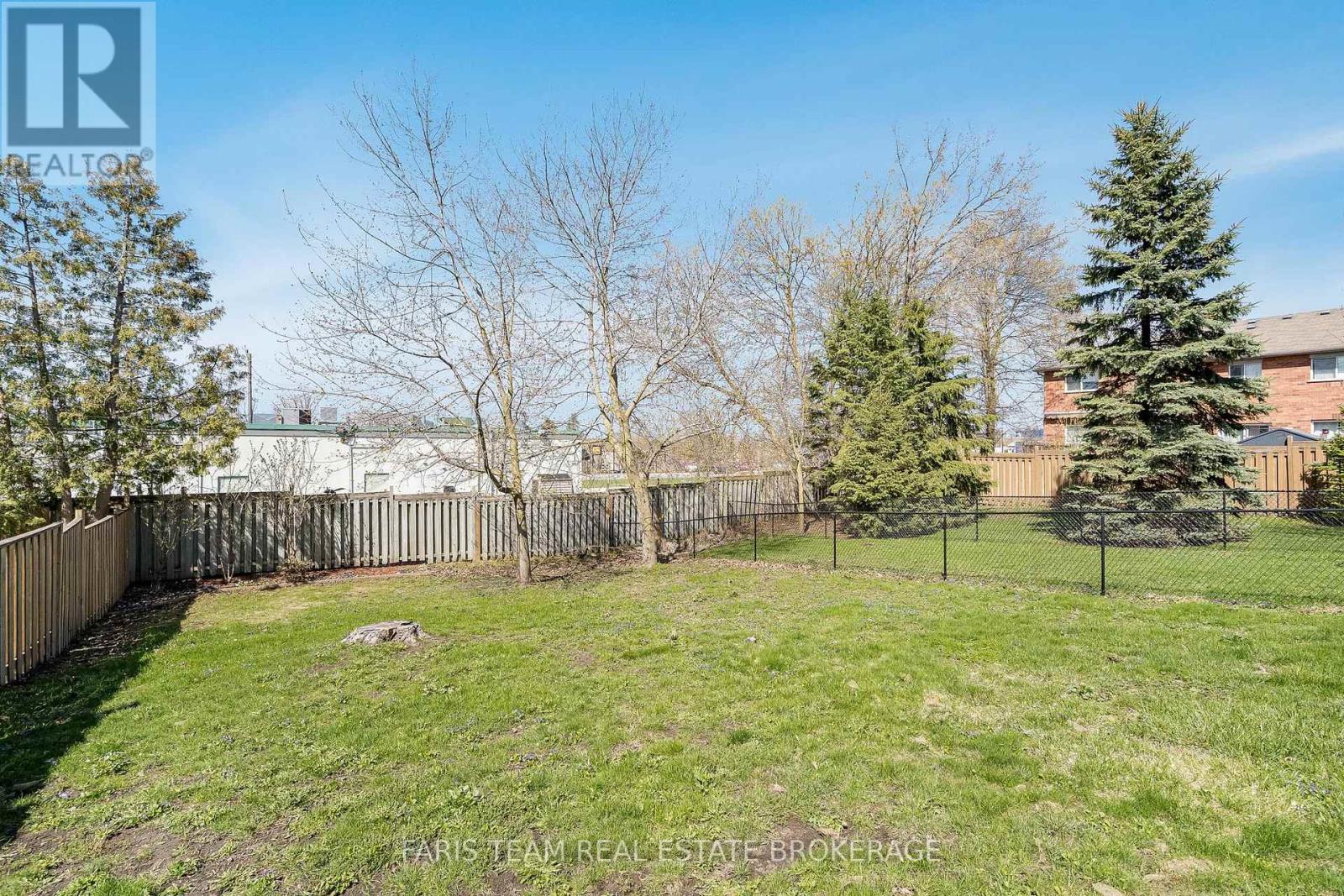 128 Holgate Street, Barrie, Ontario  L4N 2T9 - Photo 39 - S13073662