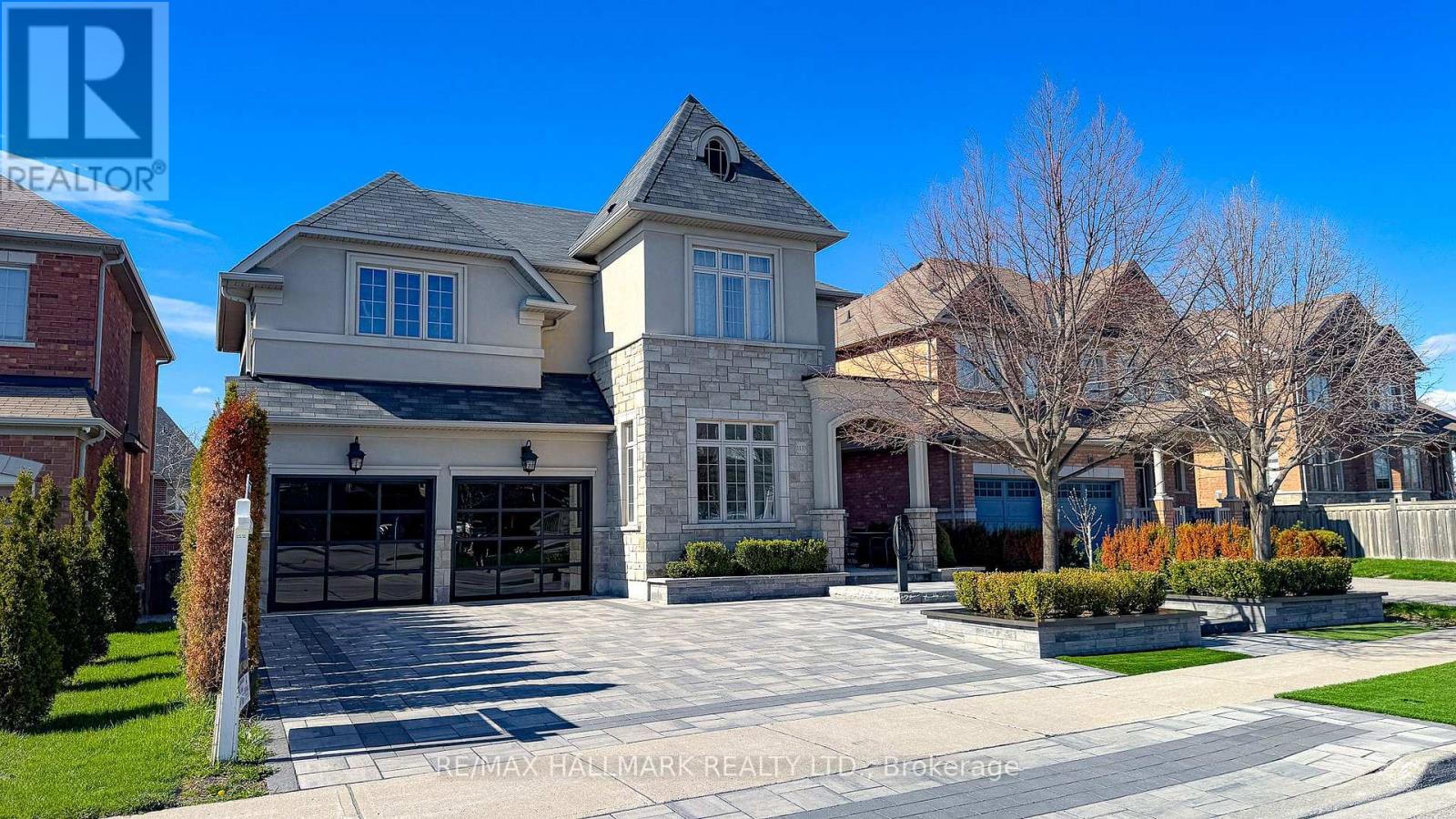 1135 CENOTAPH BOULEVARD, Newmarket, Ontario
