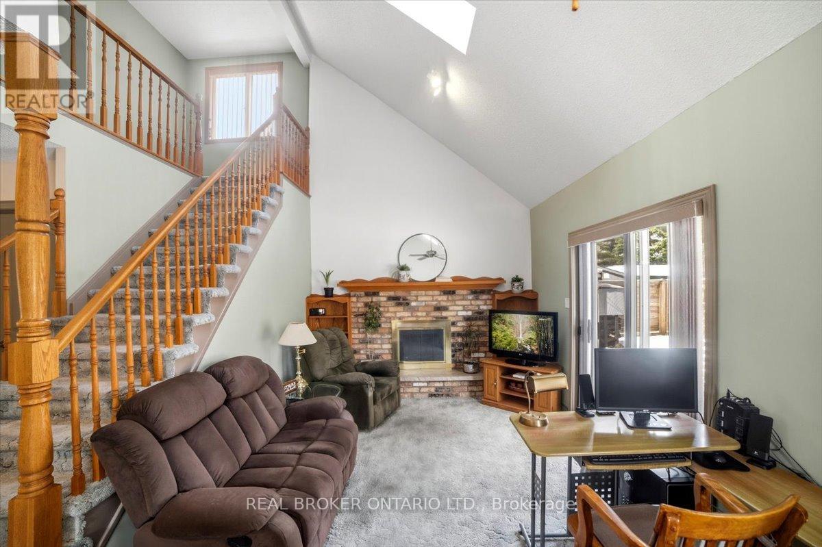 106 Spruceside Crescent, Pelham, Ontario  L2E 1S0 - Photo 17 - X12904530