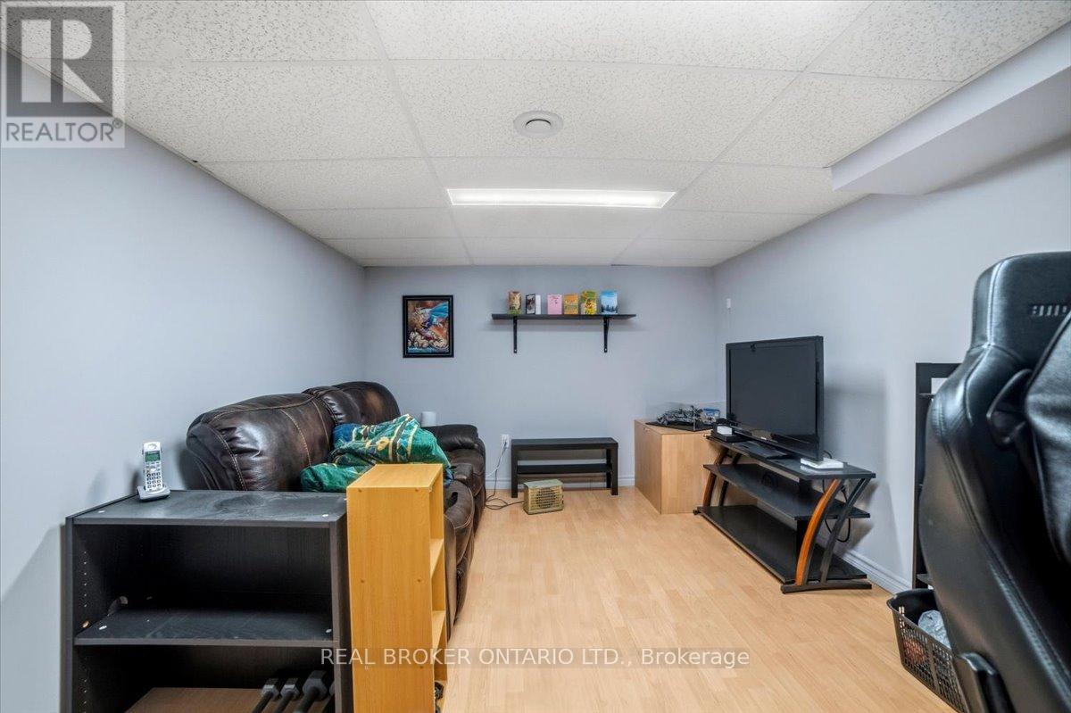106 Spruceside Crescent, Pelham, Ontario  L2E 1S0 - Photo 33 - X12904530